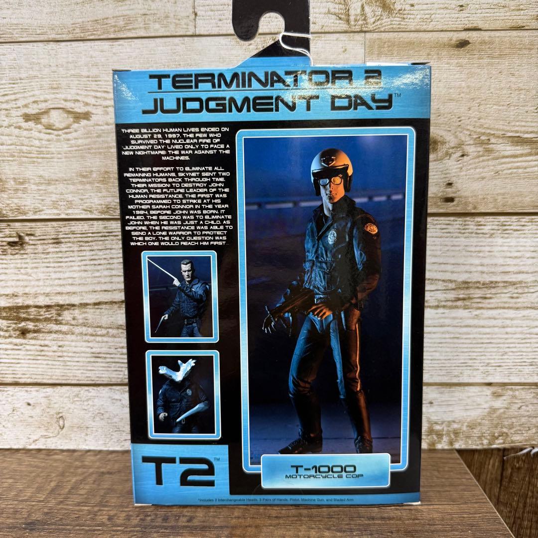 NECA T-1000 Motorcycle Cop フィギュア