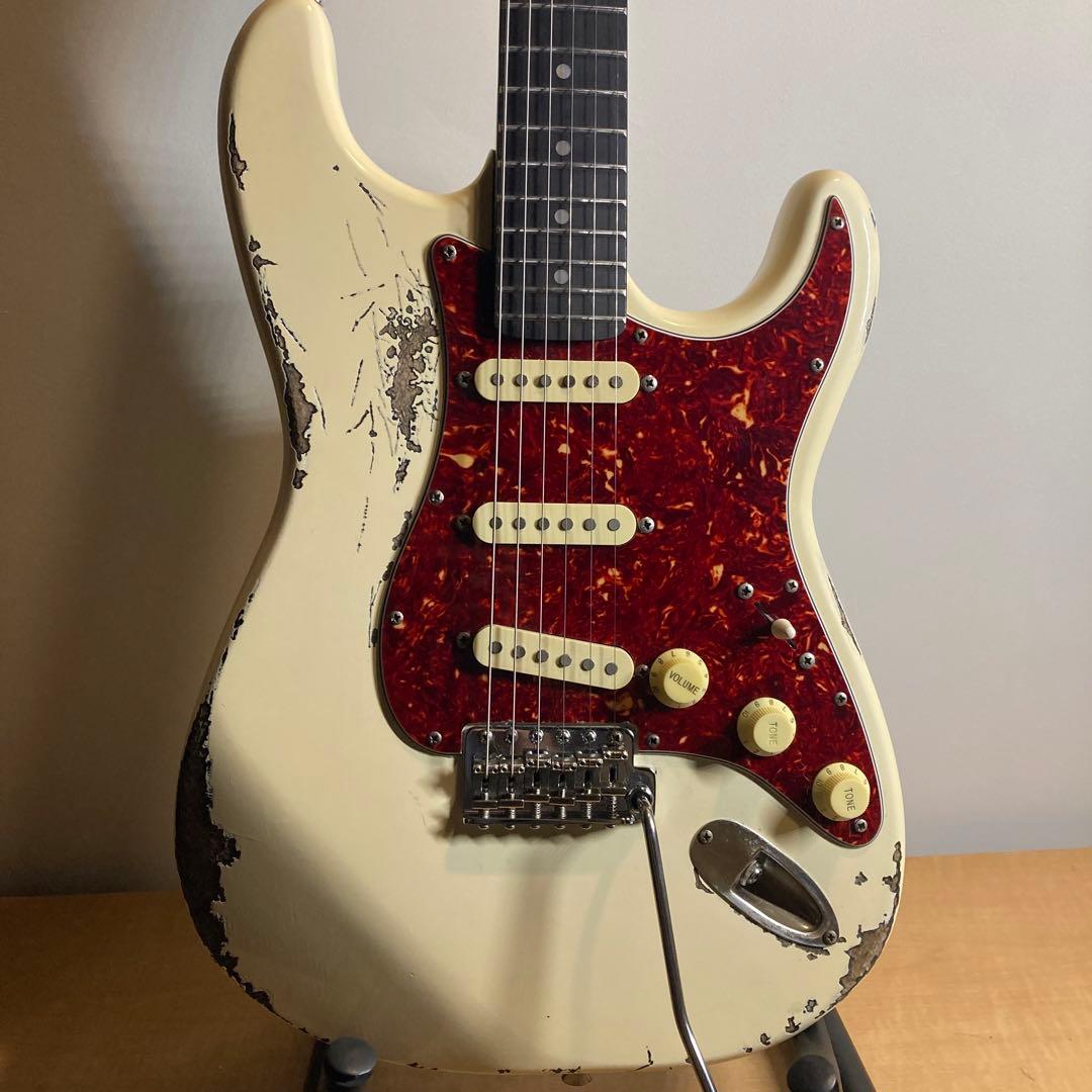 ストラトキャスター レリック加工 squier by fender
