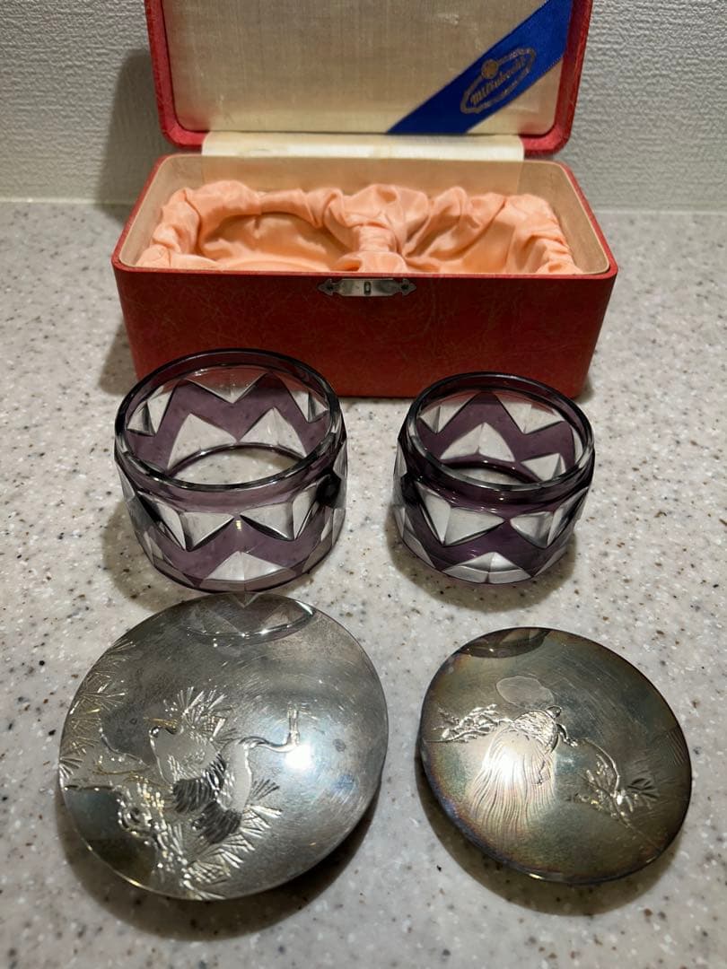 昭和レトロ アンティーク切り子紫ガラスと銀色の蓋のセット三越