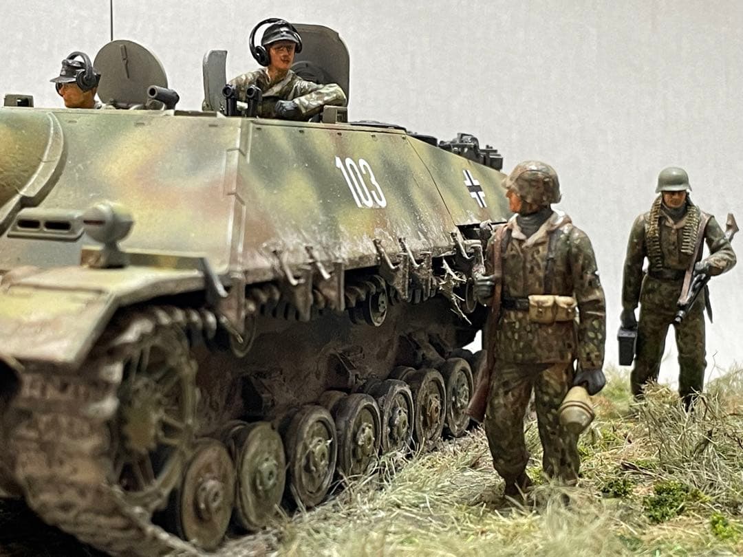 戦車ジオラマ 1/35 ドイツ4号駆逐戦車ラングと擲弾兵 S11566