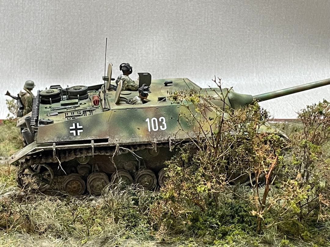 戦車ジオラマ 1/35 ドイツ4号駆逐戦車ラングと擲弾兵 S11566