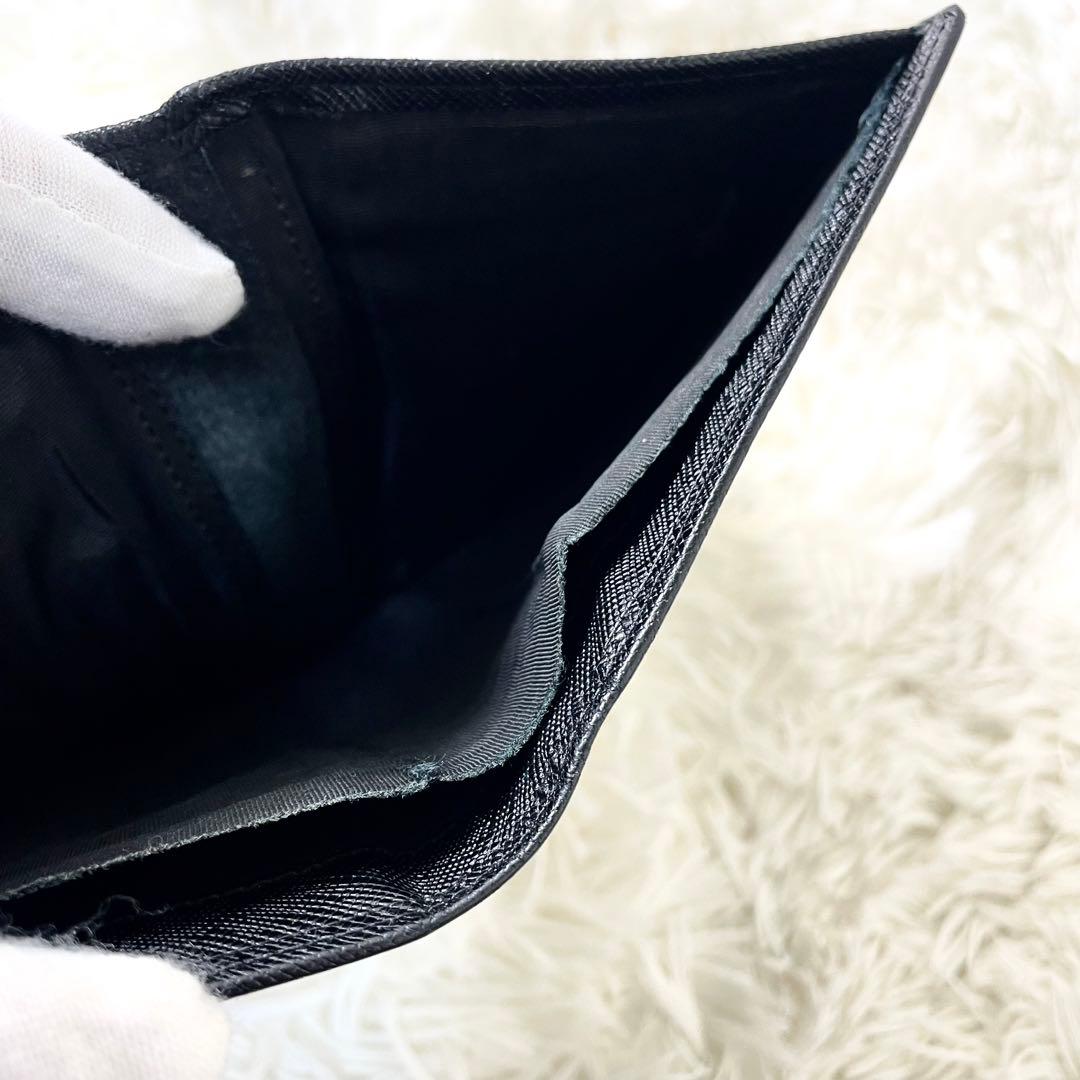 プラダ　PRADA 三つ折り財布　サフィアーノ　ブラック　黒　レザー　三角ロゴ