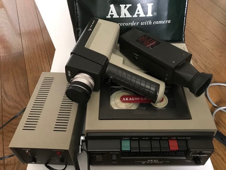 ぐい呑・盃】袖師焼 尾野晋也作 酒盃 酒器 花図 共箱 R1204ダU3