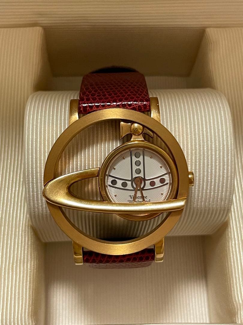 vivienne ヴィヴィアン 腕時計 サークルオーブ　電池切れ　赤 vivienne ヴィヴィアン 腕時計 サークルオーブ 電池切れ 赤 vivienne