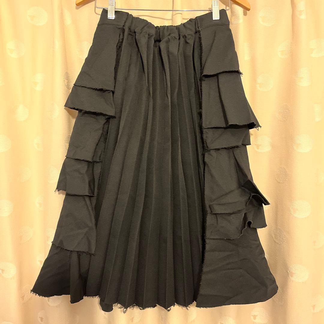 ブラックコムデギャルソン　24ss フリルスカート