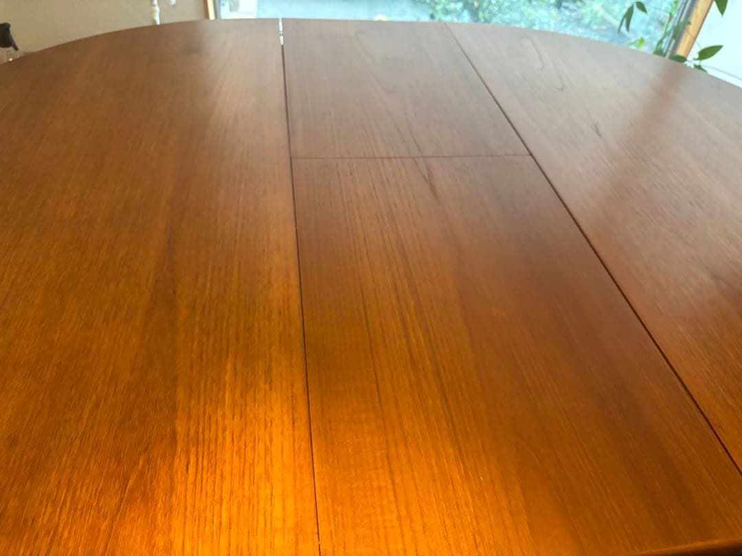 木製円形ダイニングテーブル 伸縮機能付き　jentique ジェンティーク