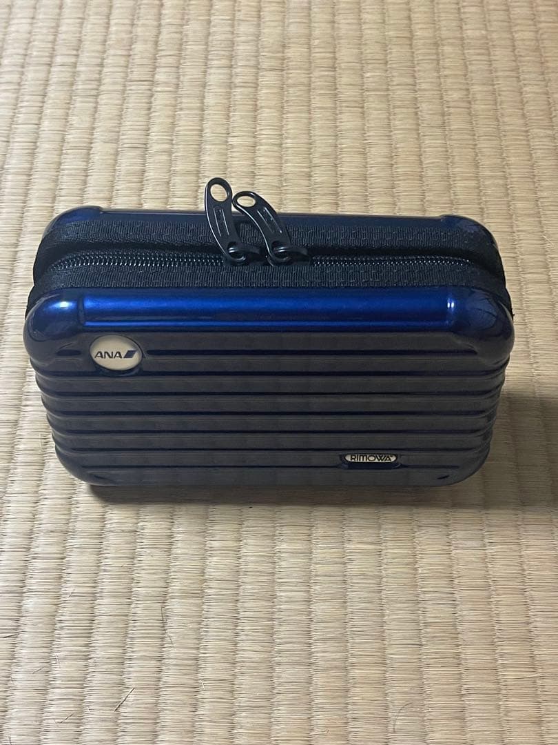 希少】ANA リモワ ファーストクラス 旅行ポーチ 3個セット