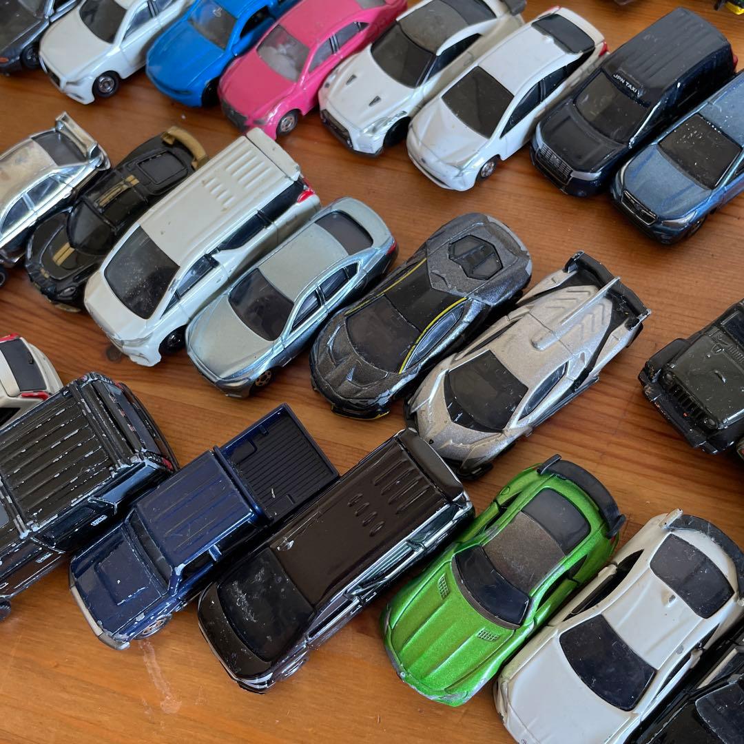 トミカ８２台セット販売