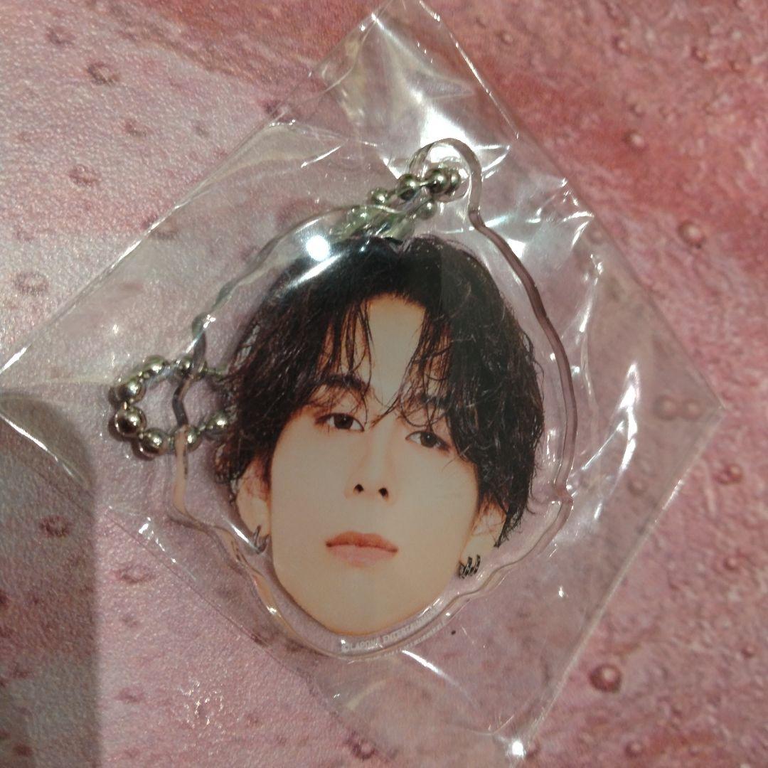 INI 顔 アクキー ガチャ 西洸人