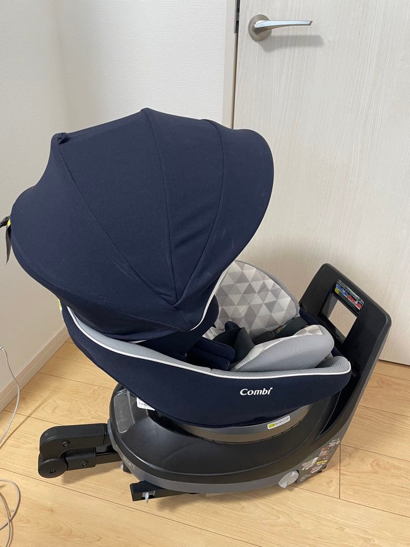 コンビ　クルムーブスマート　エッグショック　チャイルドシート