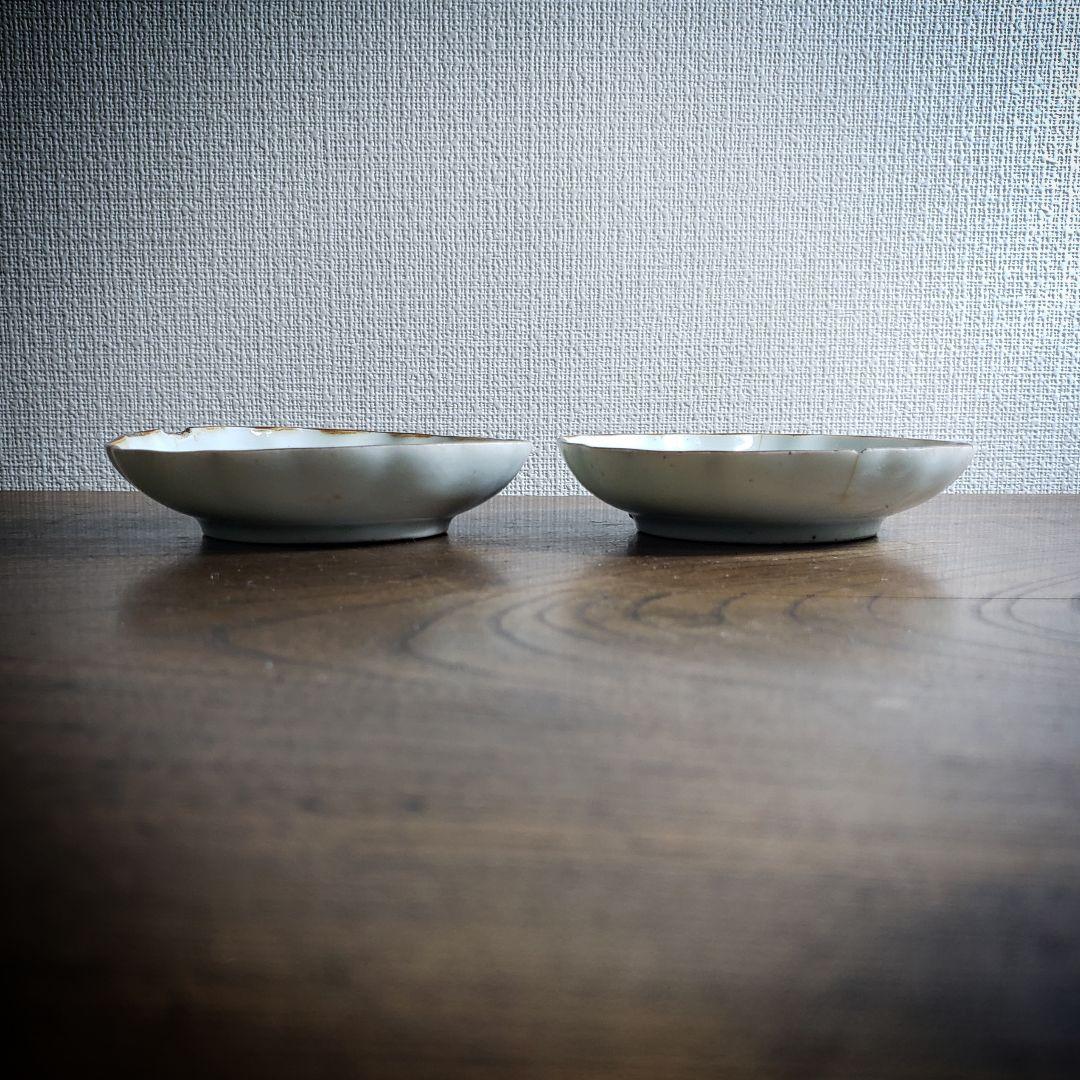 古伊万里 染付 蕉葉文 輪花小皿 二客 江戸後期頃 手描き藍絵 錆縁 古陶磁