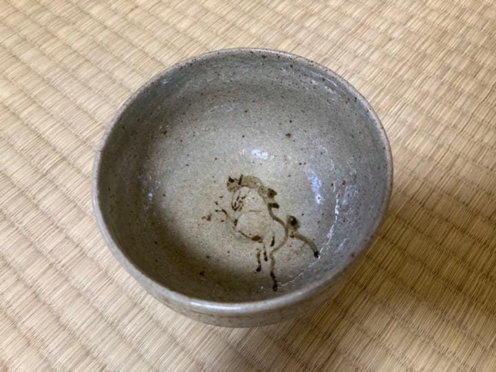 彫刻オブジェ 牛と人物と松のデザイン