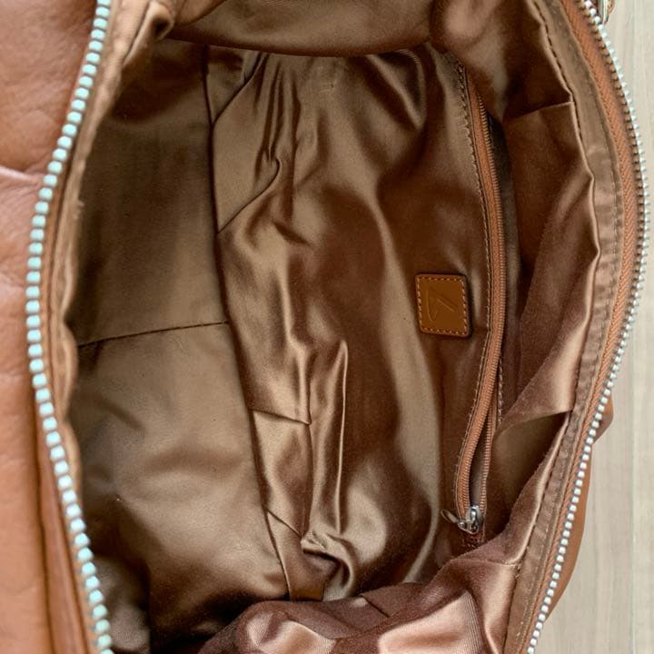 フェンディ ショルダーバッグ ペカン 巾着 ポーチ付 レザー ゴールド