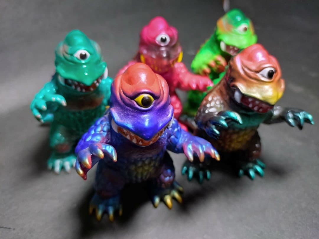 シカルナ工房、ザゴラ(山中の怪獣)中岡俊哉、「世界の怪獣」より