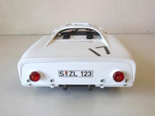 特価 exoto (1/18) ポルシェ 910 #17