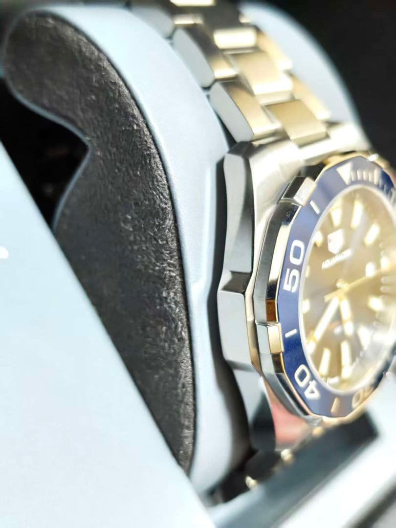 タグホイヤー　アクアレーサー　<クォーツ>