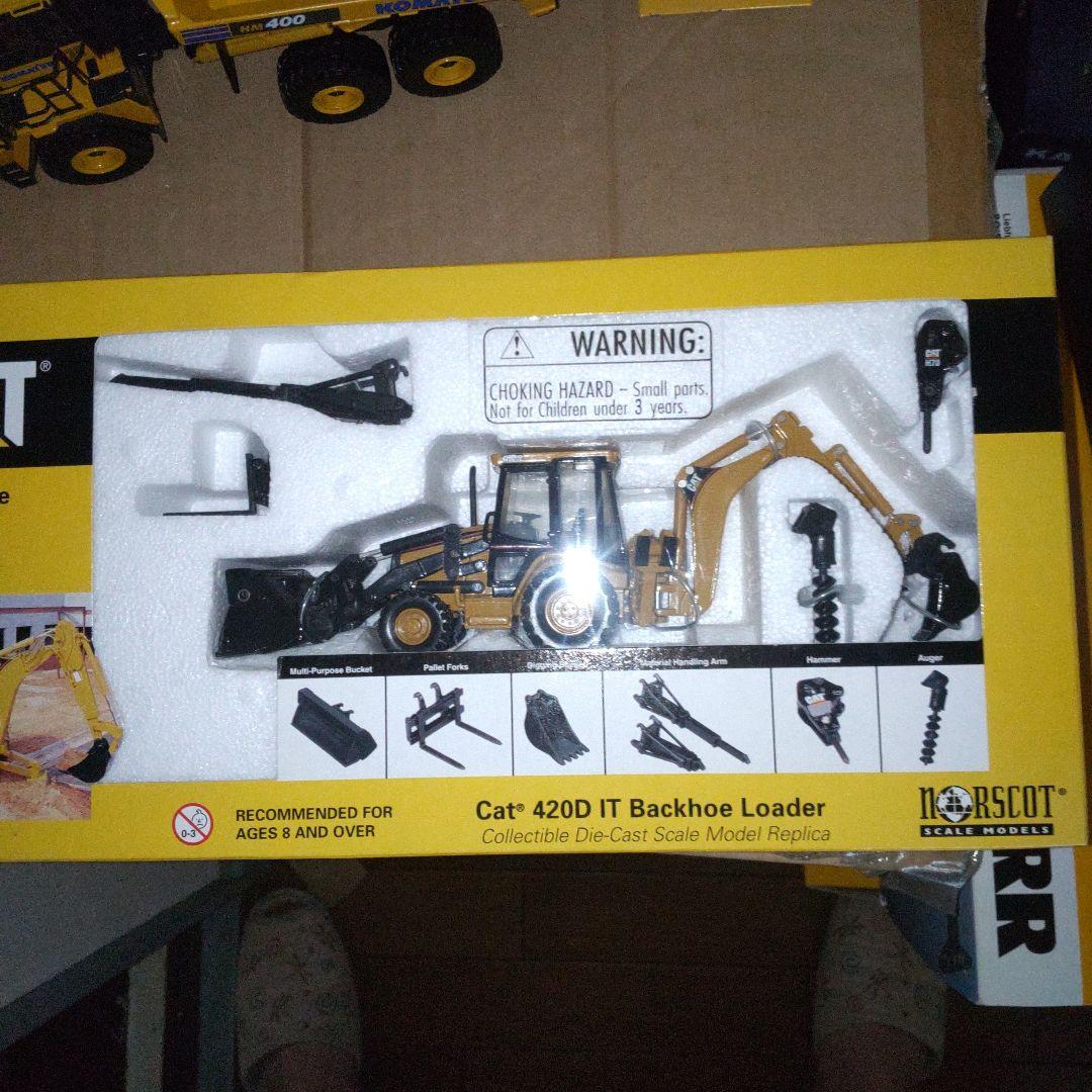 キャタピラー建機 CAT 420D IT バケットローダー 1/50 - メルカリ