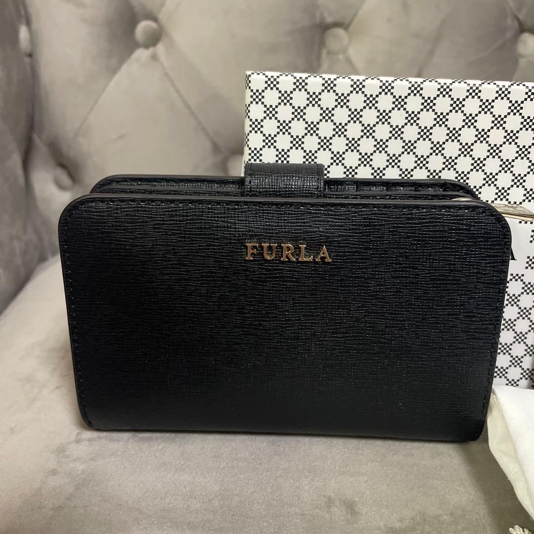 【新品未使用】FURLA フルラ　折り財布　二つ折り財布　黒　ブラック　レザー
