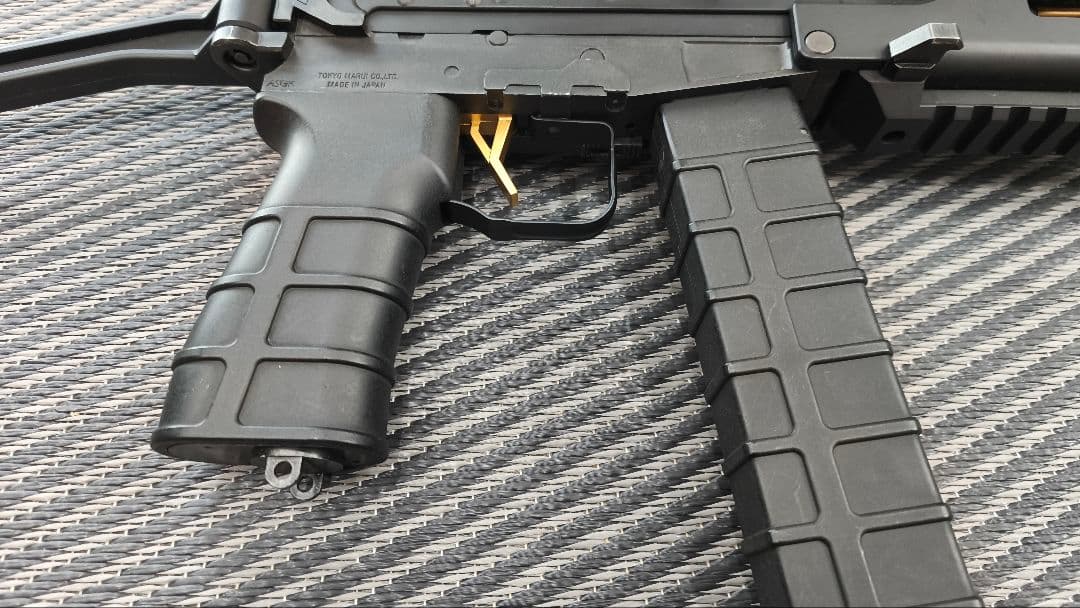 東京マルイ　スコーピオン mod.M （モッドМ）リポ変換アダプタ付