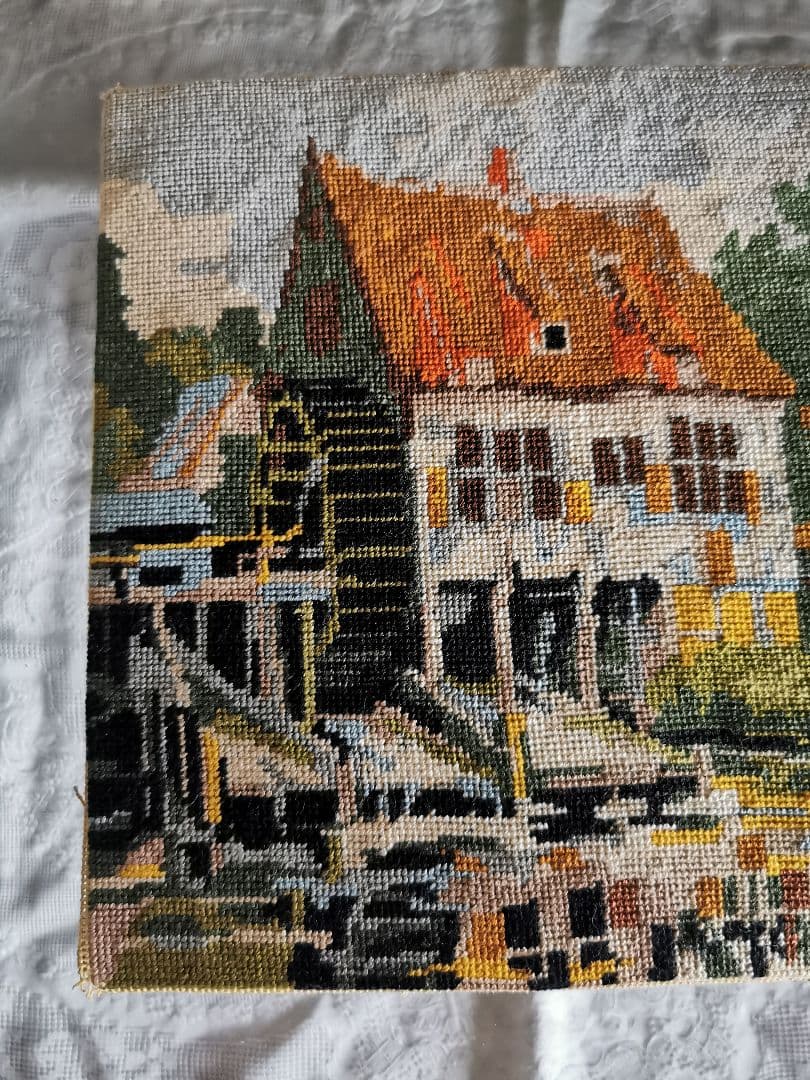 アンティーク イギリス ニードルワーク刺繍マット 水源 水と森と家と空