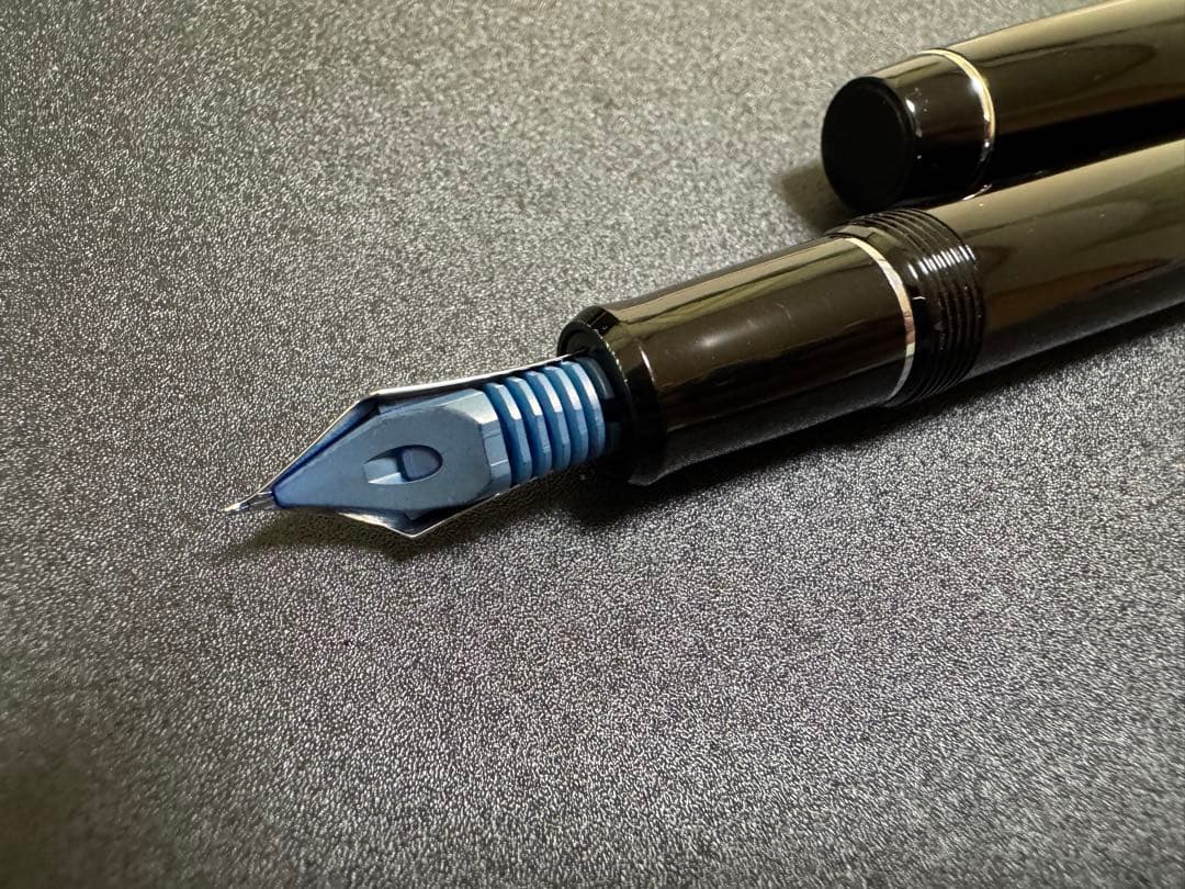 PILOT カスタムヘリテイジ912 FMニブ