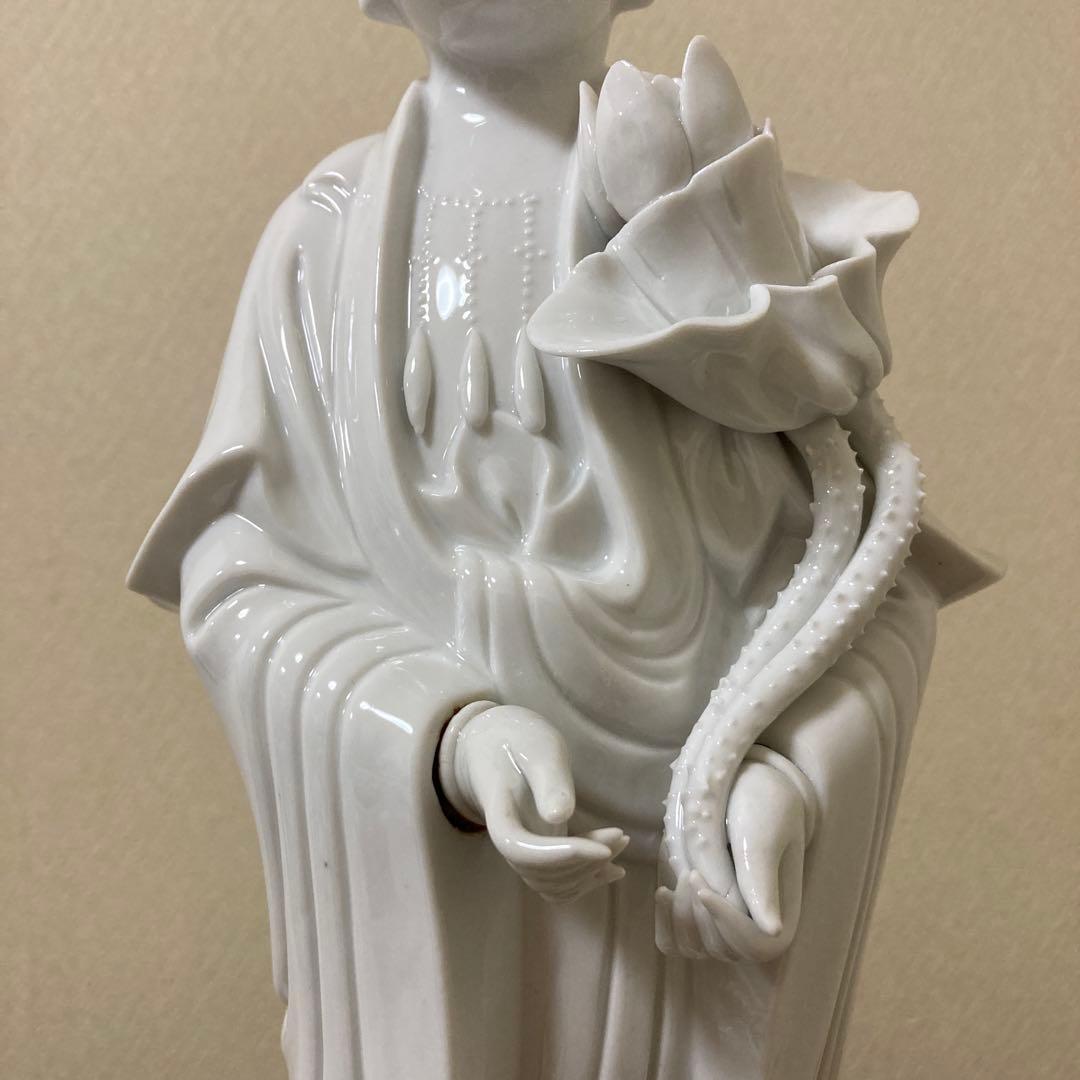 中国美術白磁蓮上観音立像唐木台付置物仏像〈検徳化窯