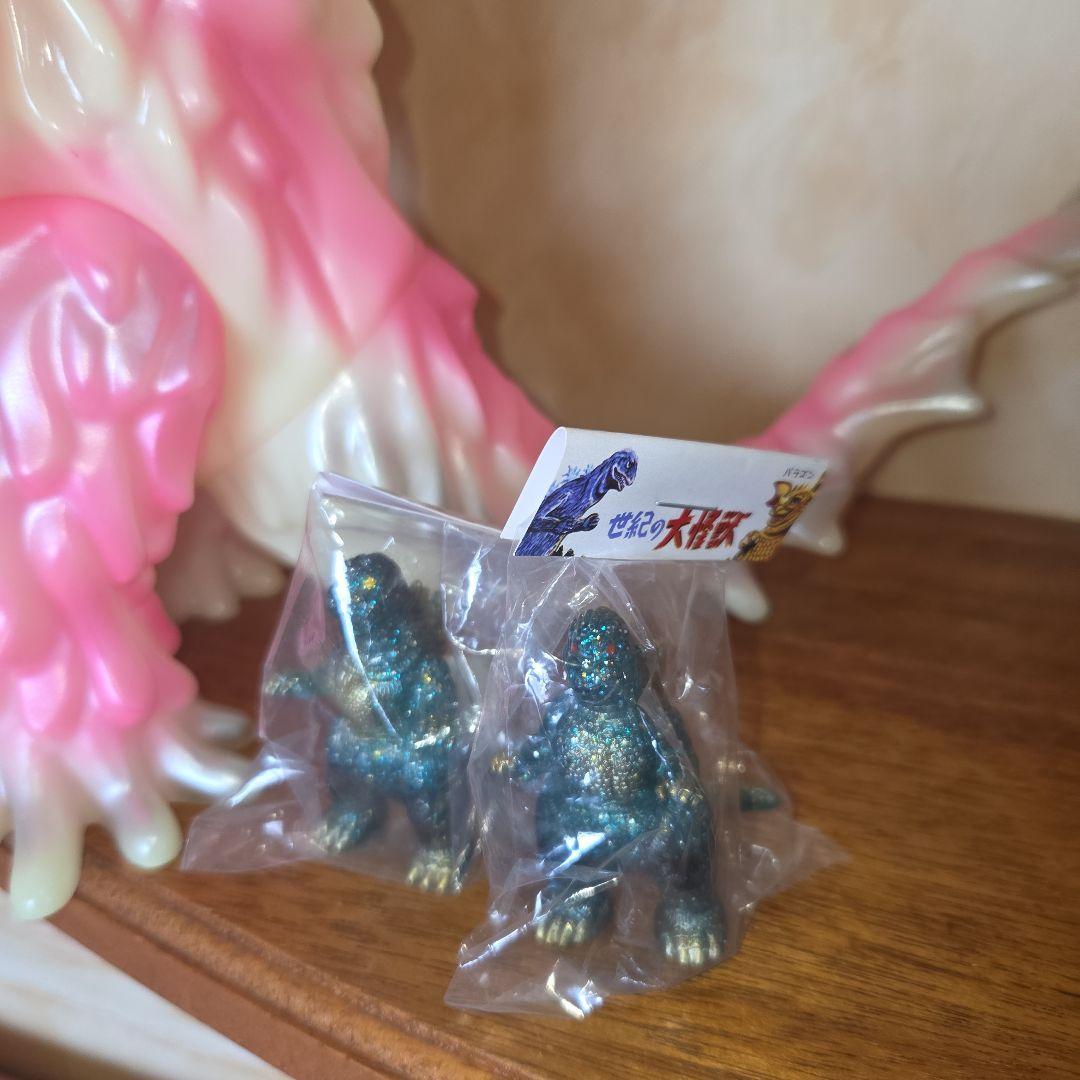 マルサン ゴジラストア限定 ヘドラ450 夜桜蓄光Ver. - メルカリ