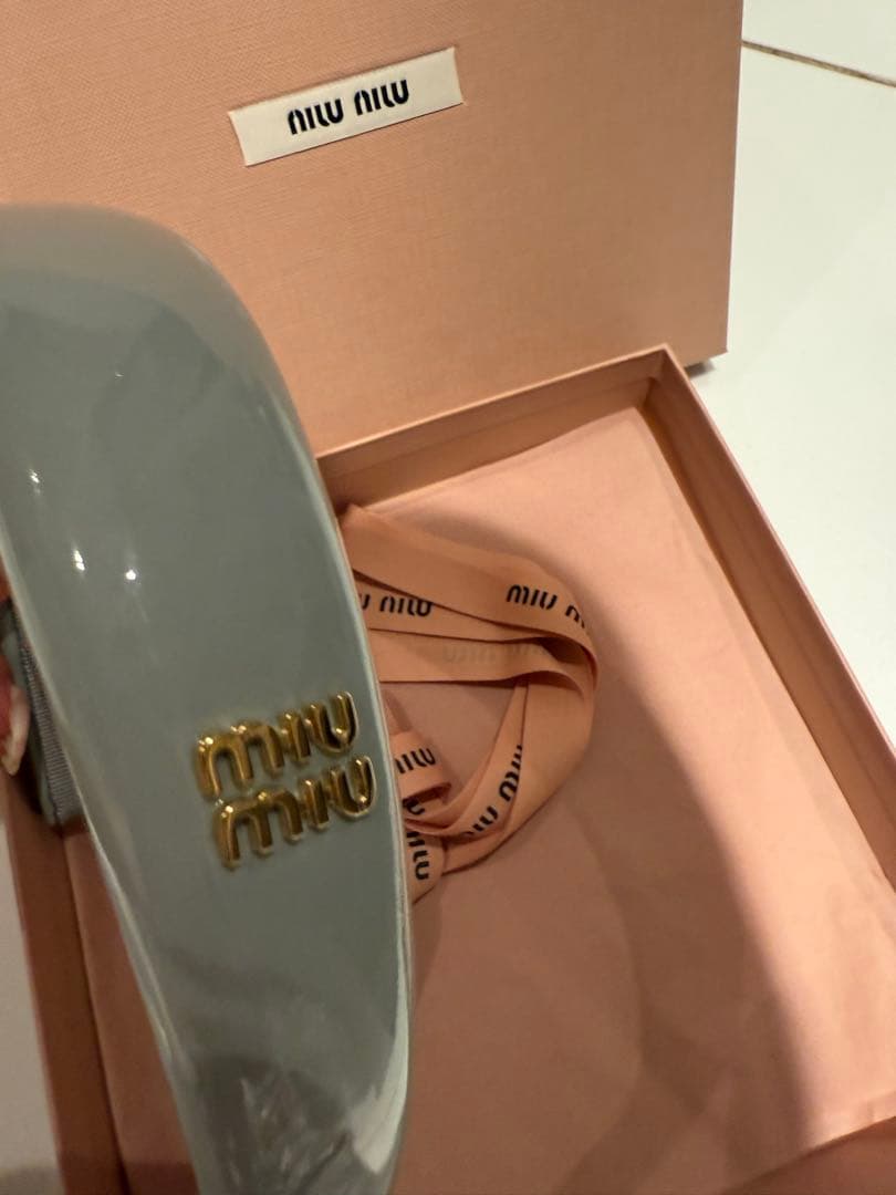 miumiu カチューシャ　ライトブルー