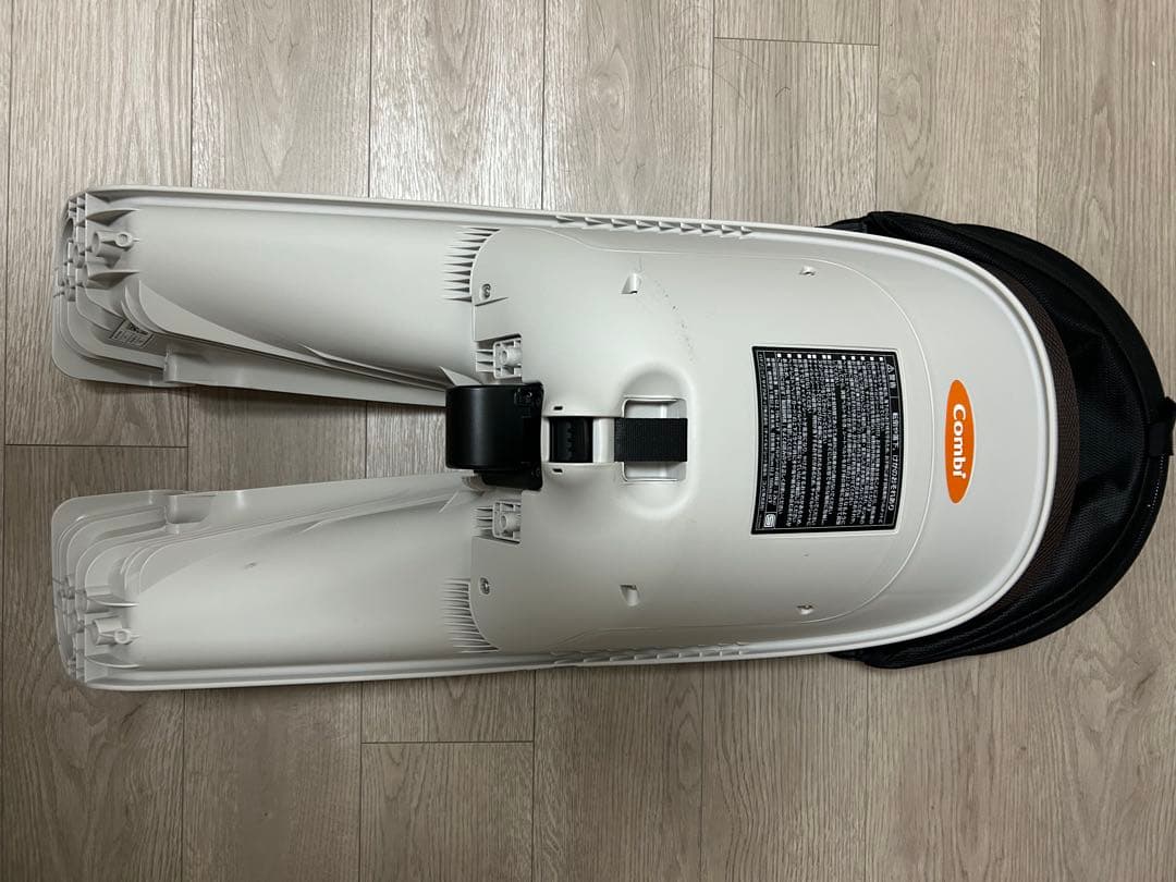 Combi 自転車用チャイルドシート ホワイト/ブラック