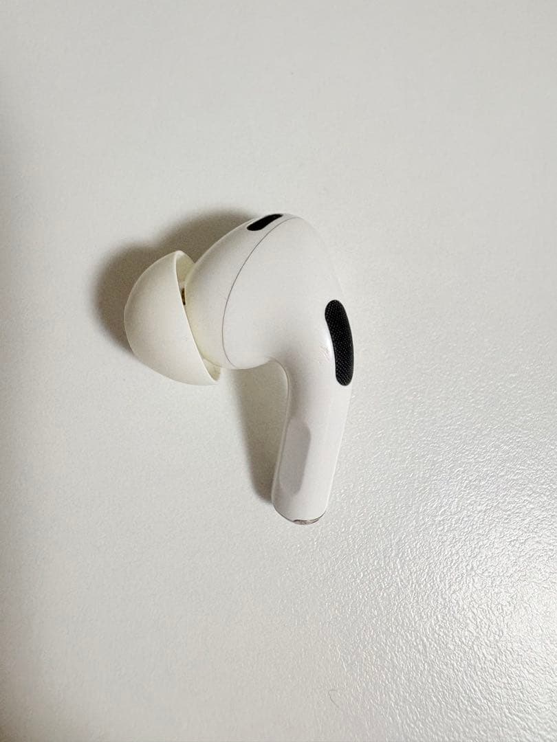 ジャンク】 AirPods pro2 左耳用 - メルカリ