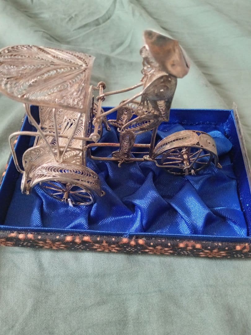 ベチャ 自転車タクシー アンティーク シルバー モチーフ