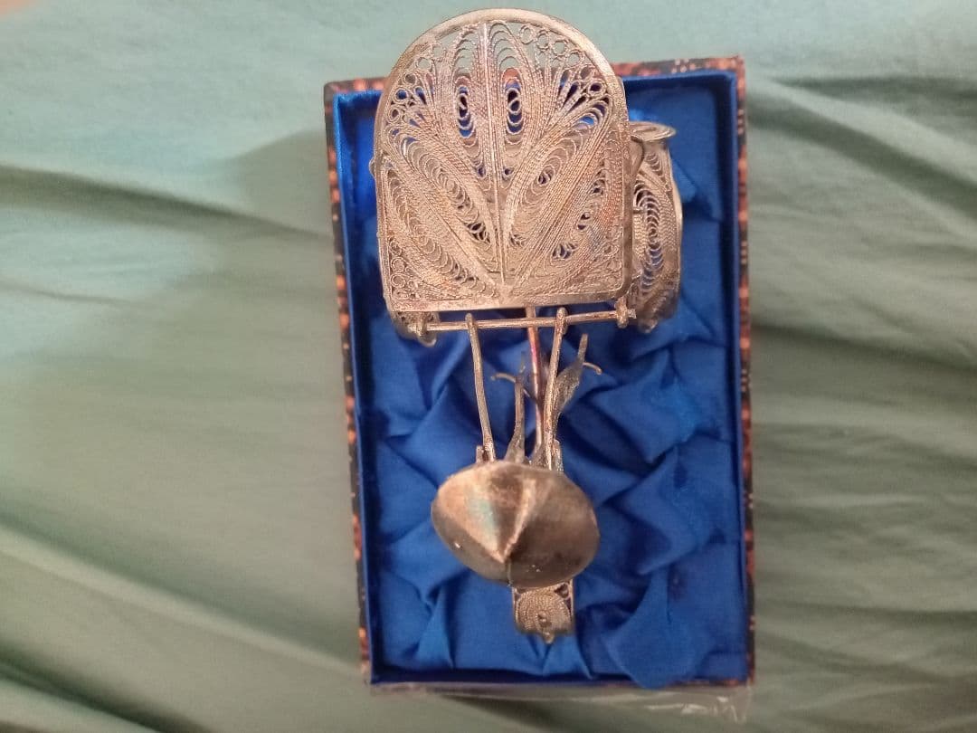 ベチャ　自転車タクシー　アンティーク　シルバー　モチーフ