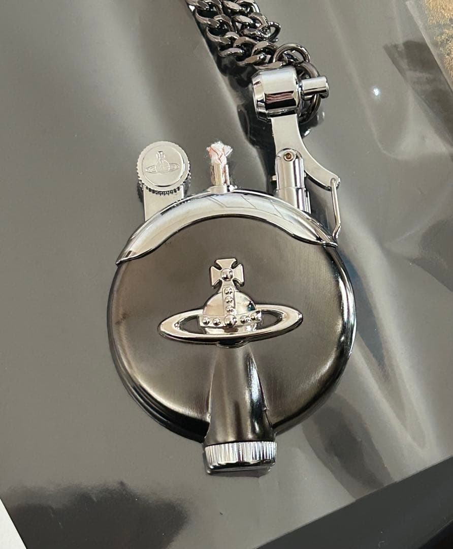 Vivienne WestwoodメタルORB チェーン付オイルライター