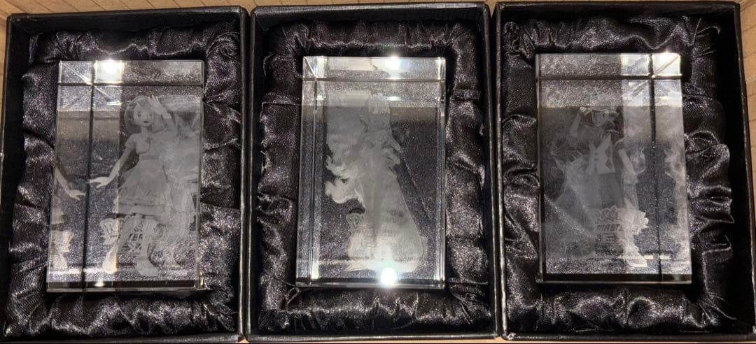 s*h様 ポケモンマスターズEXポケマス特製3Dクリスタルスタンド6周年レッドカ