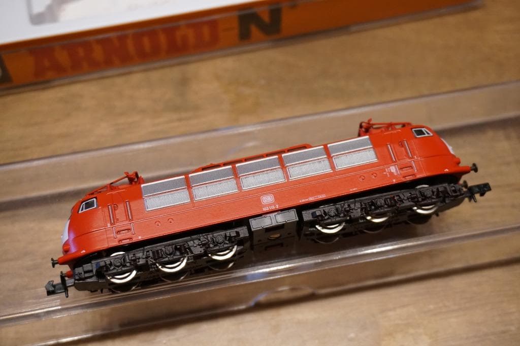 ARNOLD 品番2353 DB(ドイツ） 103型115－2 オリエント赤塗装