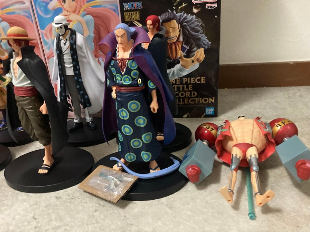 ワンピース　フィギュア等 まとめ売り 28個　少年ジャンプ