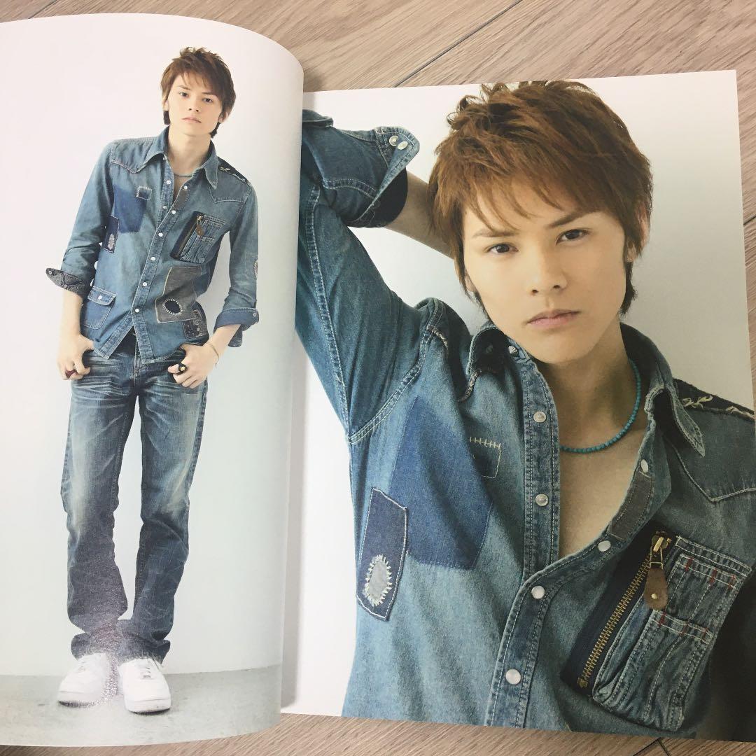 Lead 直筆生サイン入り写真集 Document S115751291