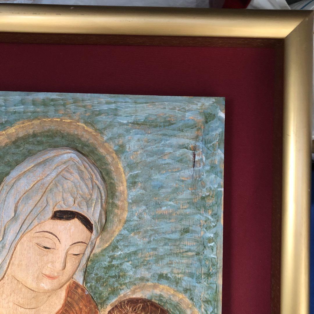 キリスト教関連　木の板をくり抜き、凹凸あり。