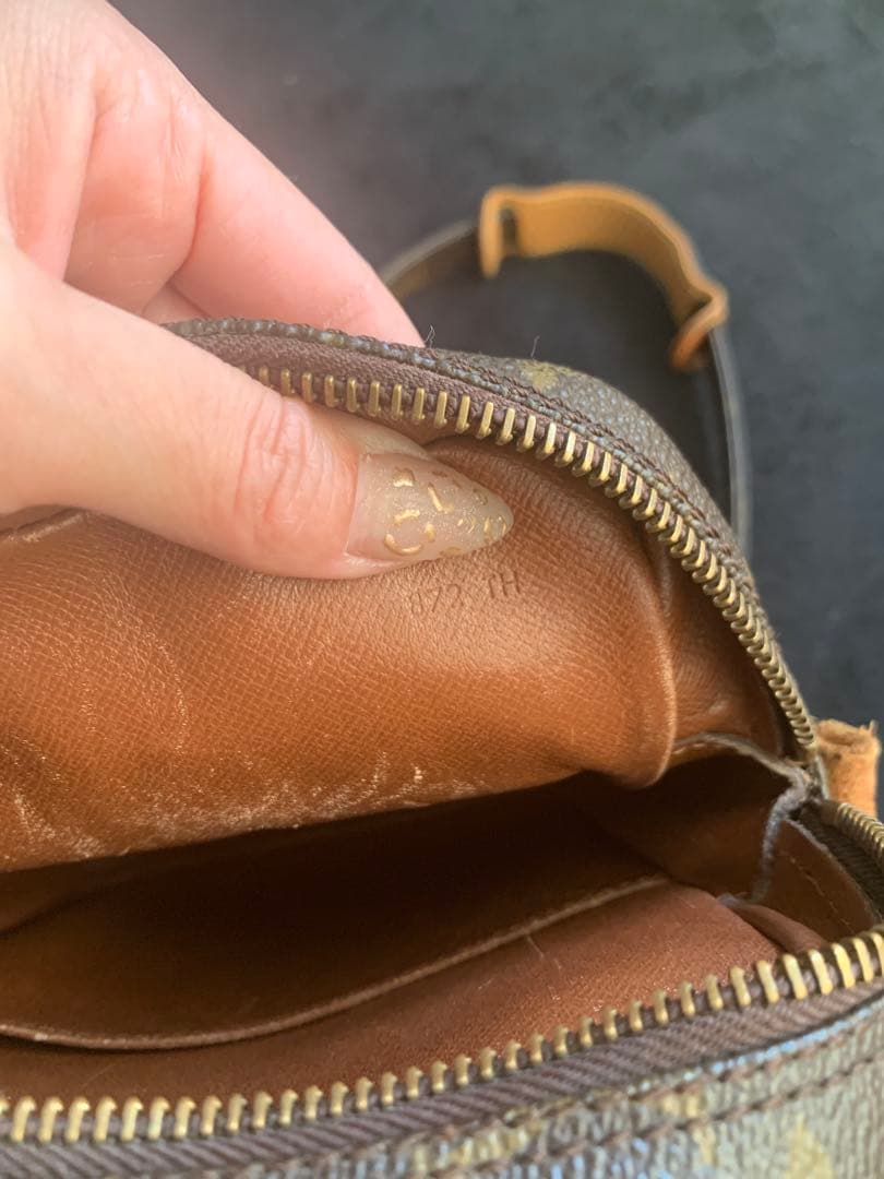 Louis Vuitton ショルダーバッグ　アマゾン訳あり