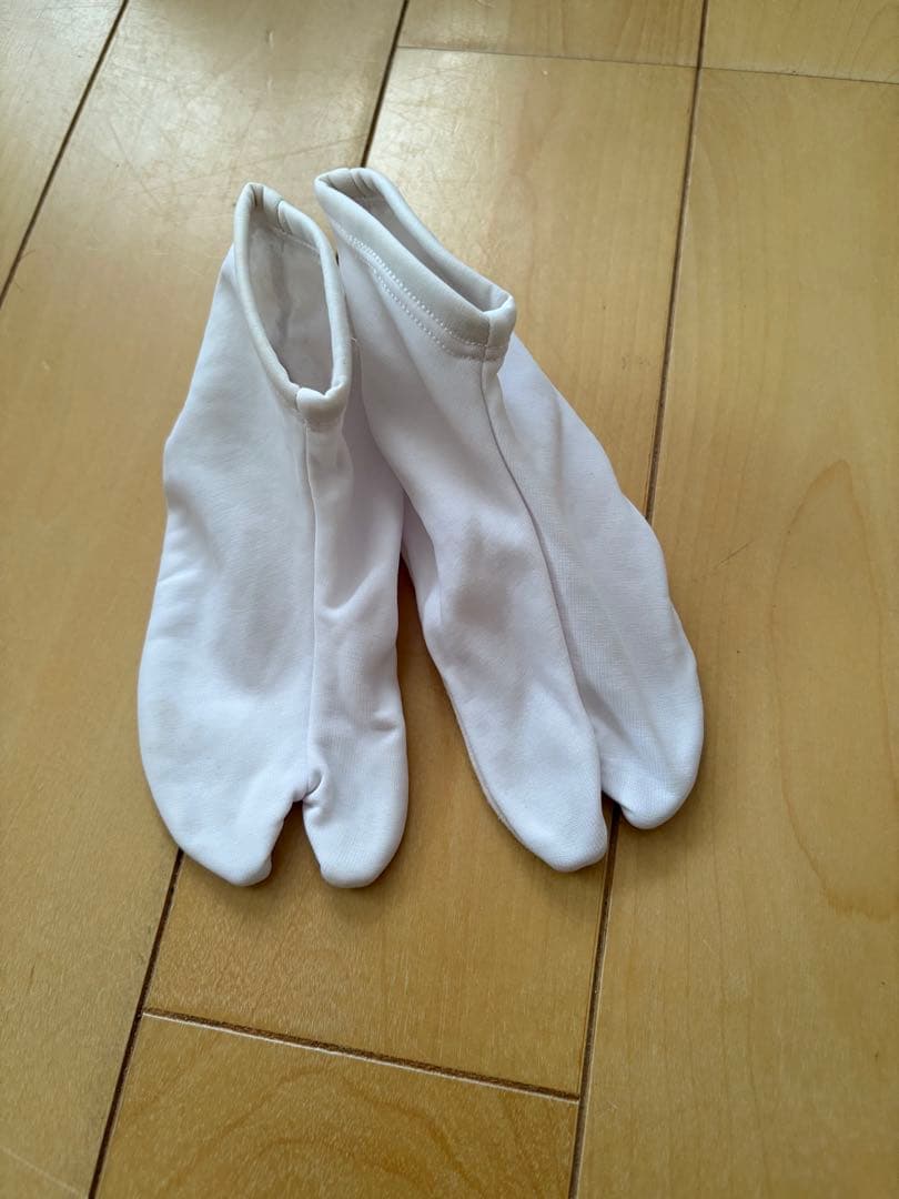 七五三　五歳　男の子袴セット一式　小柄　黒に緑　華やかな袴