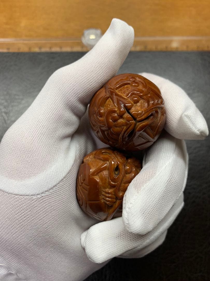 茶色の亀彫刻 2個セット 根付 提げ物 緒締め玉 天然素材 緒締