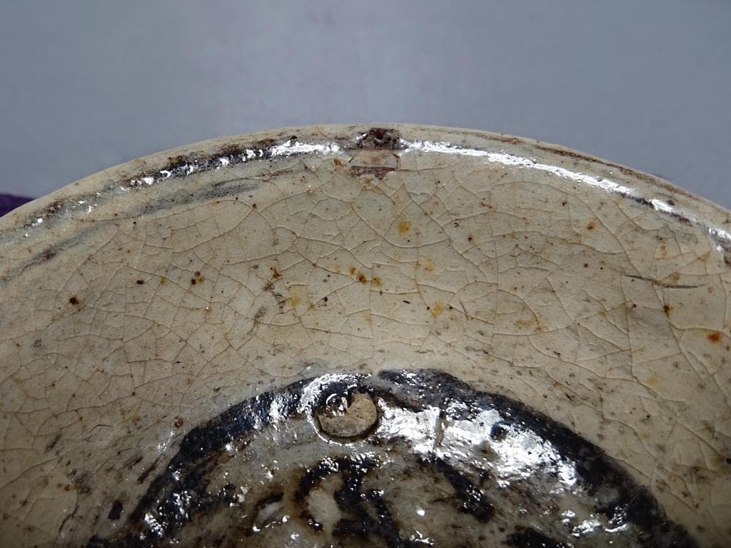 コレクター収集　貴重　タイ　スコータイ 初期 白濁鉄絵花・魚図皿