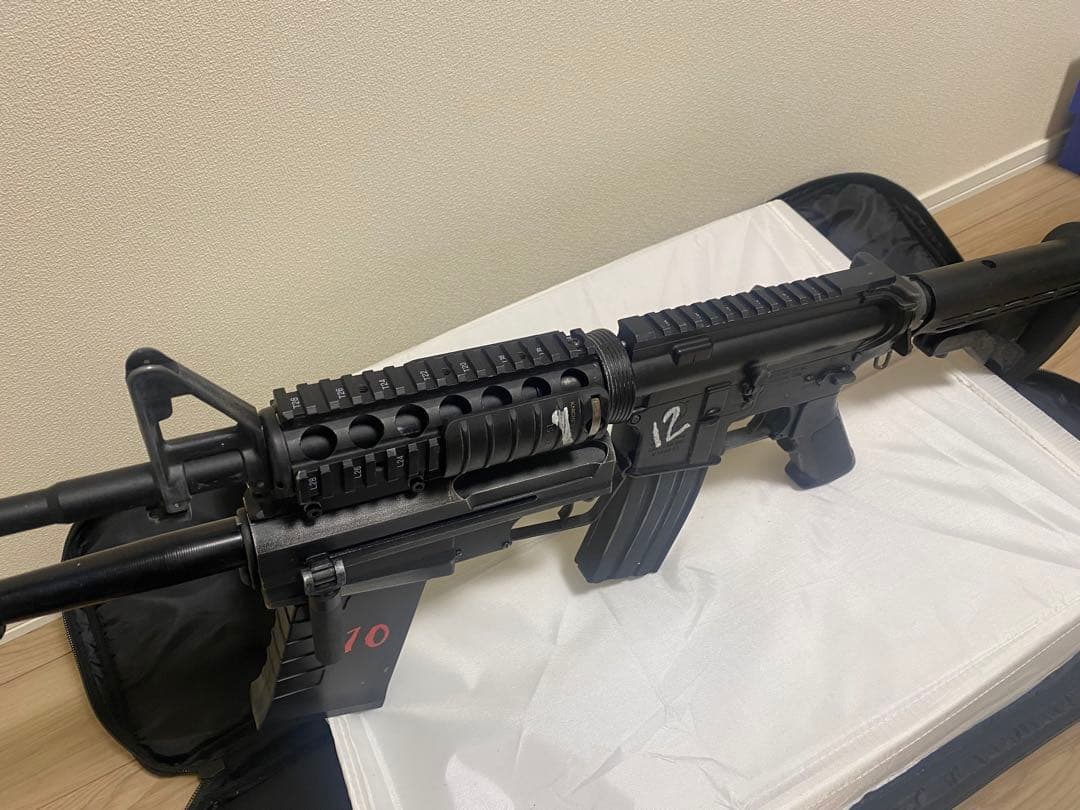 ※ジャンク※電動ガン ブラック マガジン付き