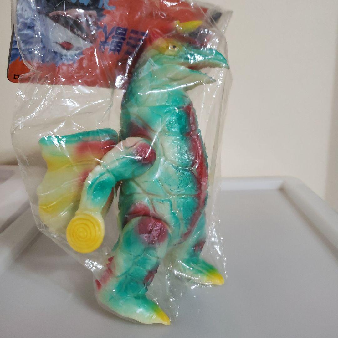 ベアモデル ソフビ ウルトラマン怪獣 翼付き カラフル