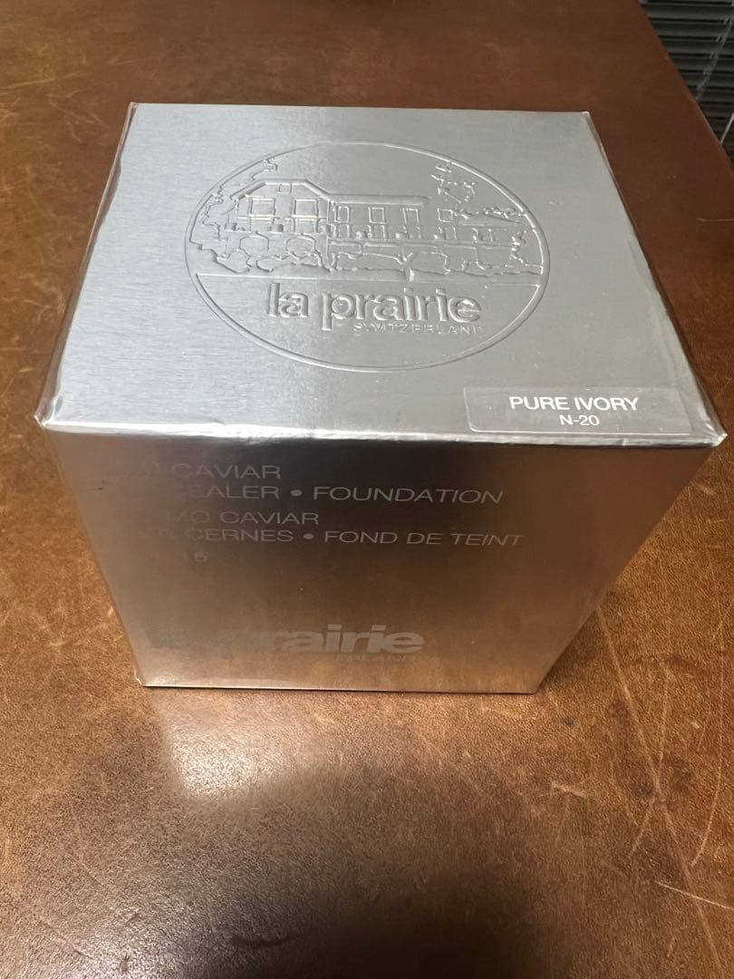 la prairie コンシーラー ファンデーションN20 pure ivory