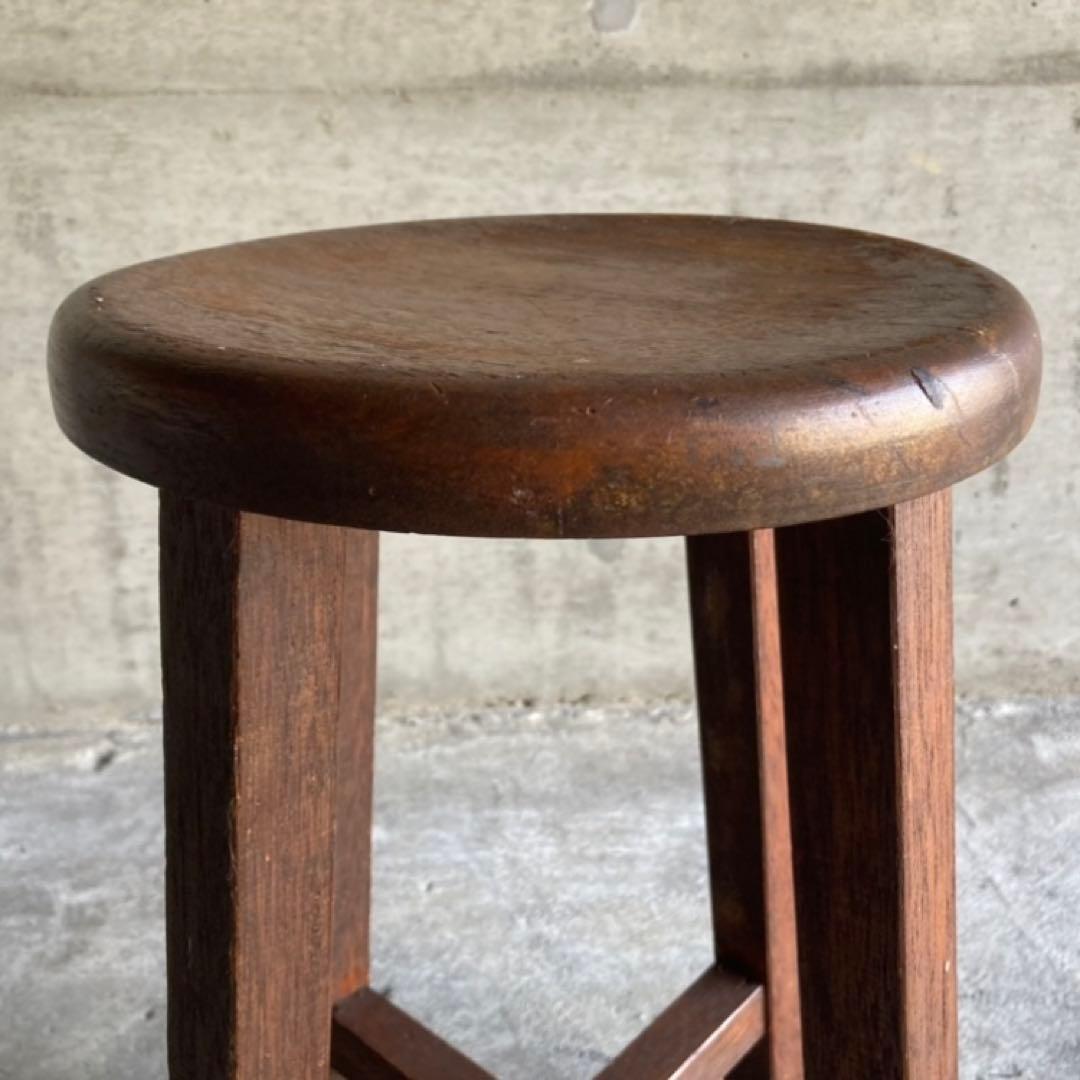 古い丸椅子 スツール チェア 椅子 木製 飾り台 置物台 花台 古道具 レトロ
