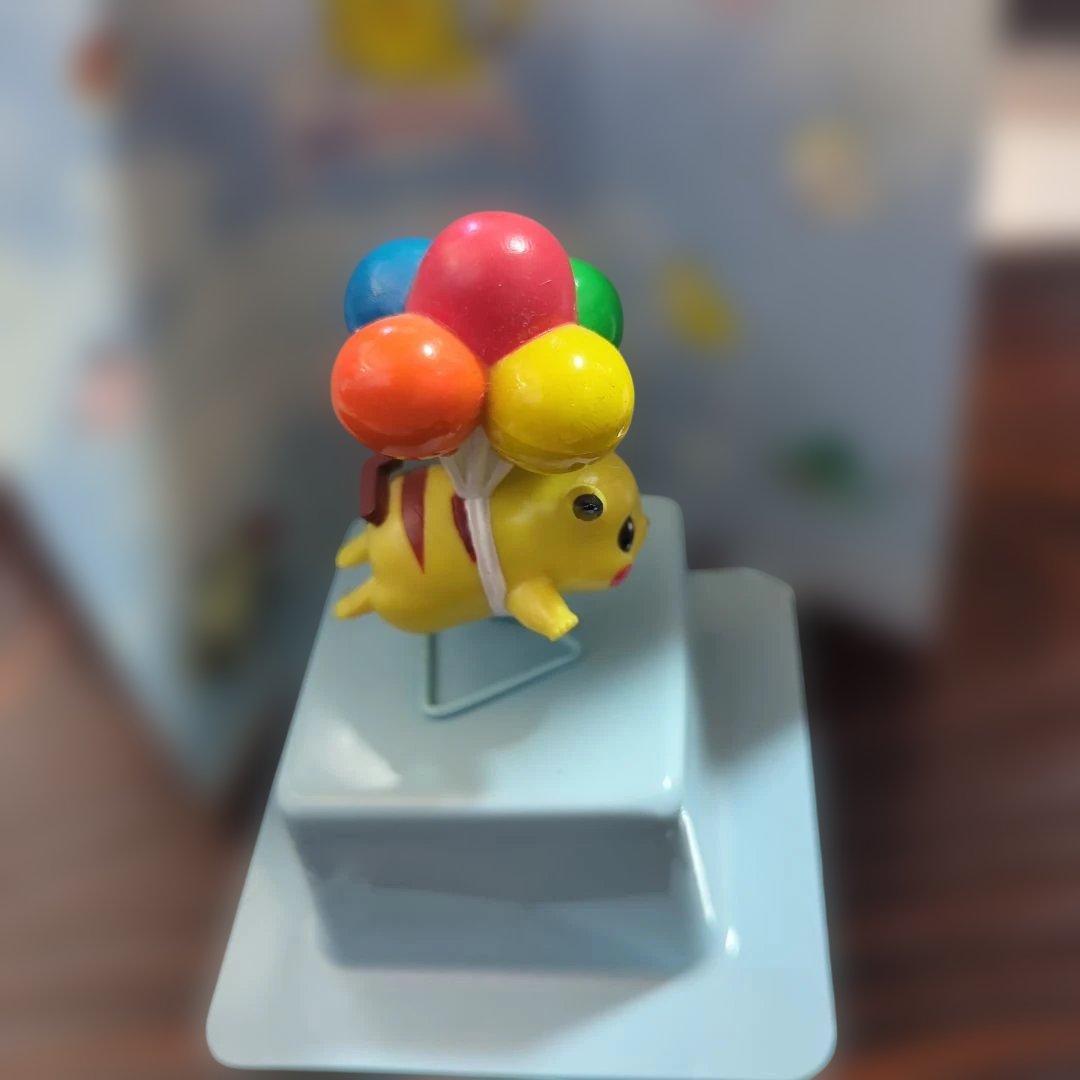 ANA ピカチュウ 風船付きフィギュア