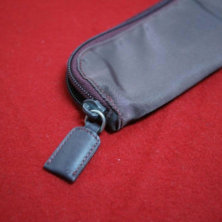 PRADA(プラダ) トライアングルロゴプレート ナイロン ポーチ ペン