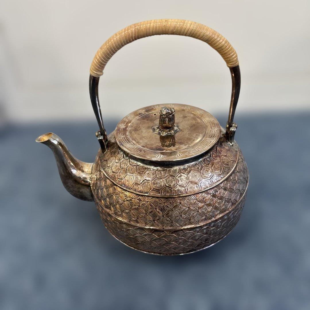 純銀製 金蘭模様彫 蕾摘 湯沸 銀瓶 工芸品 美術品 煎茶道具 - メルカリ