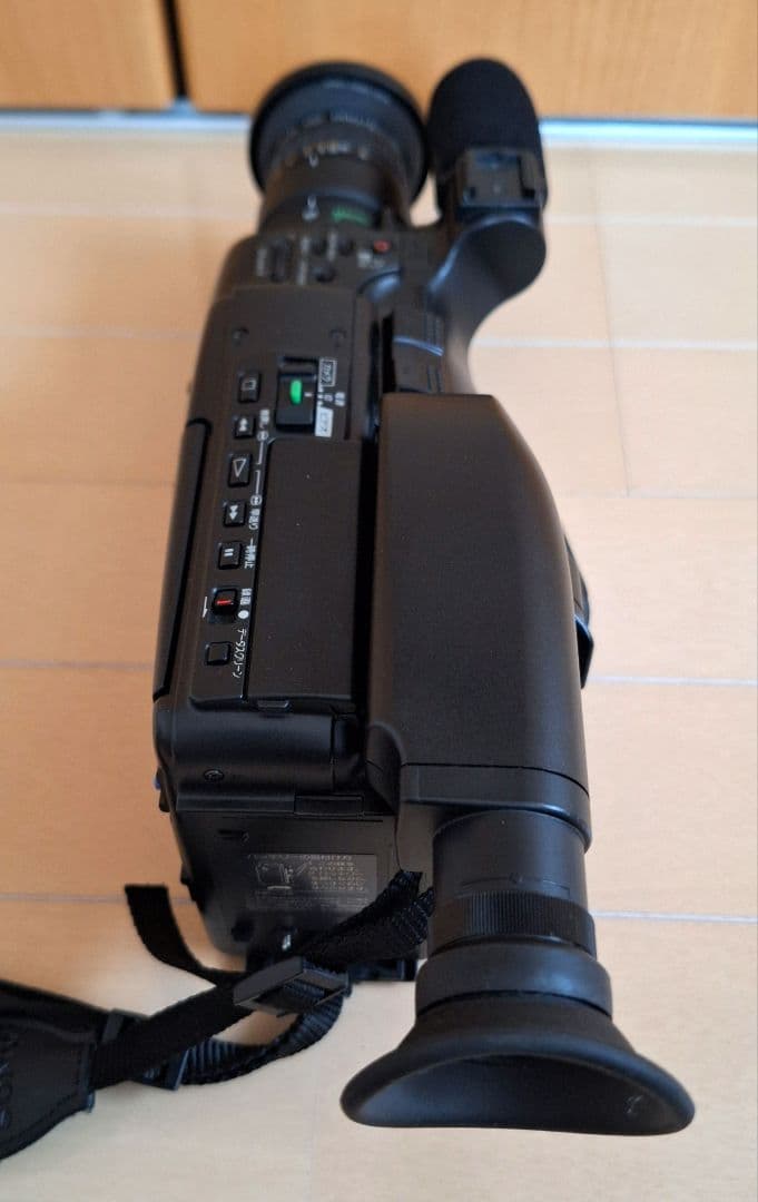 メルカリ便】ビデオカメラ SONY CCD-V700